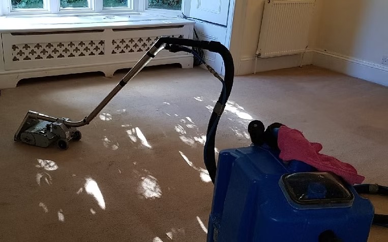 Commercial cleaning services for businesses in Evesham